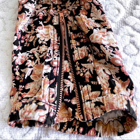 Anthropologie Diandra Pleated Floral Joggers NWT - Picture 5 of 11